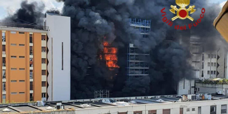 İtalya’nın başkenti Roma'da yangın: 1 ölü, 9 yaralı