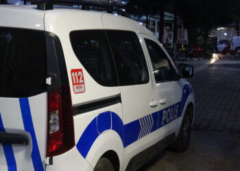İzmir'de husumetliler arasında silahlı kavga: 1 ölü, 2 yaralı