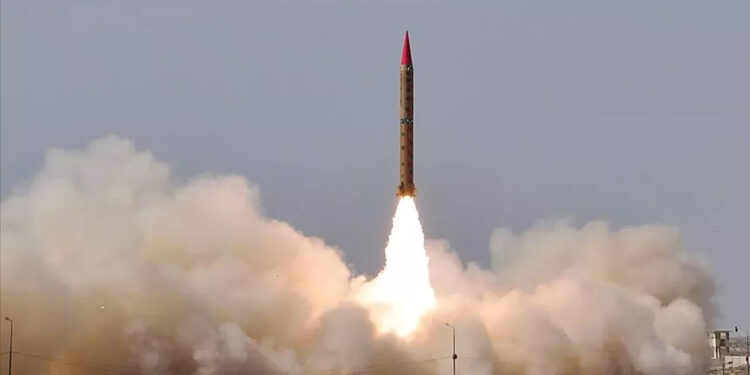 Japonya: Kuzey Kore iki balistik füze fırlattı