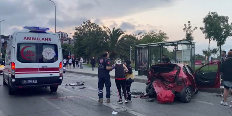 Kadıköy'de kaza: 2 yaralı