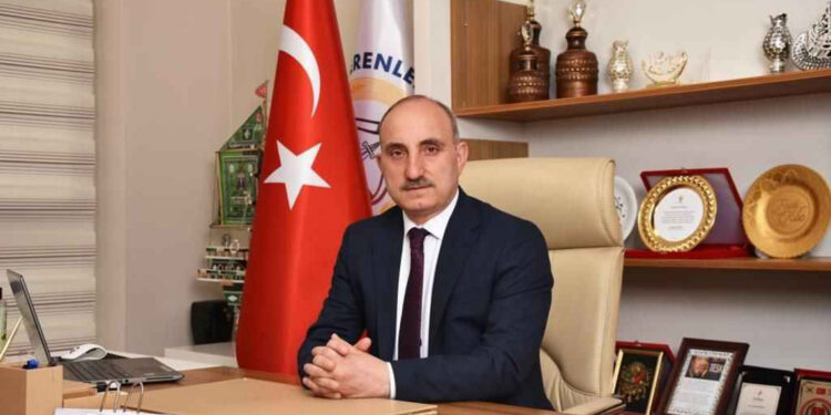 Kalp krizi geçiren Erenler Belediye Başkanı öldü