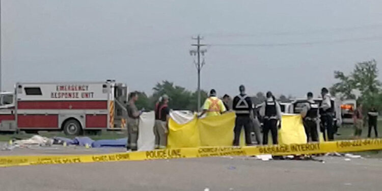 Kanada'da trafik kazası: 15 kişi yaşamını yitirdi