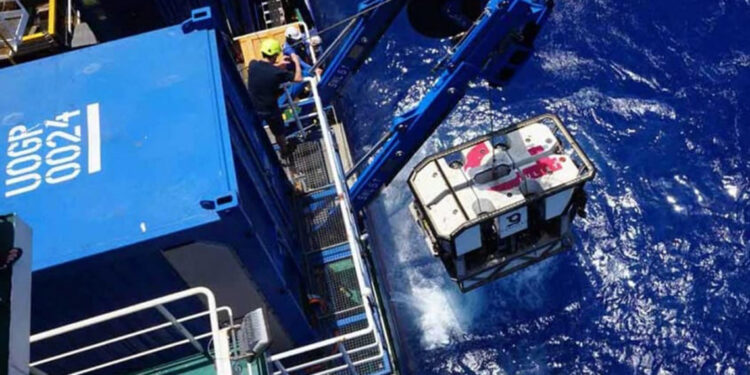 Kaybolan su altı aracı için uzaktan kumandalı araçlar gönderildi