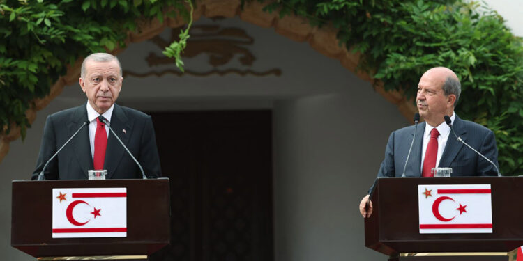 Kıbrıs Türkü, asla azınlık olmamıştır olmayacaktır