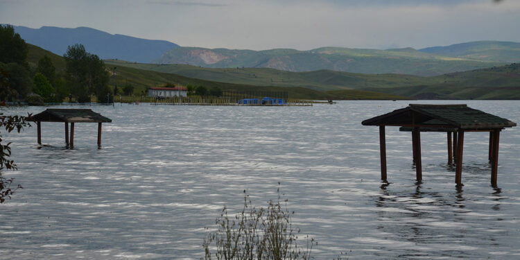 Kılıçkaya Barajı yüzde 100 doldu; mesire alanını su bastı