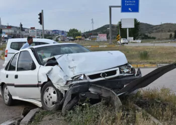 Kırıkkale'de cip ile otomobil çarpıştı: 4 yaralı
