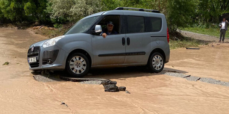 Kırşehir'de sağanak etkili oldu