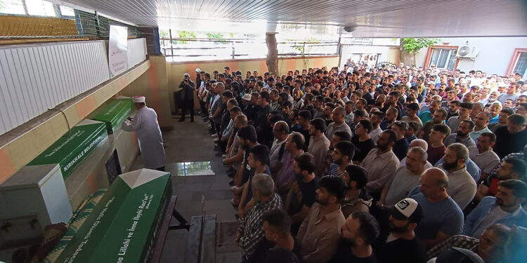 Kızılırmak'ta boğulan 3 çocuk, toprağa verildi