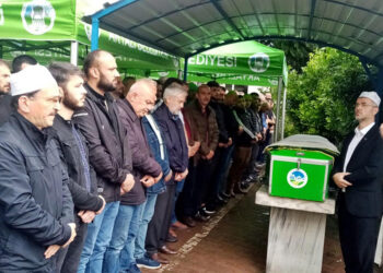 Kızını sınava götürürken kazada ölen baba defnedildi