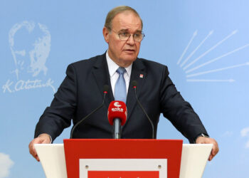 Kongreler sürecinin başlatılmasına karar verdik