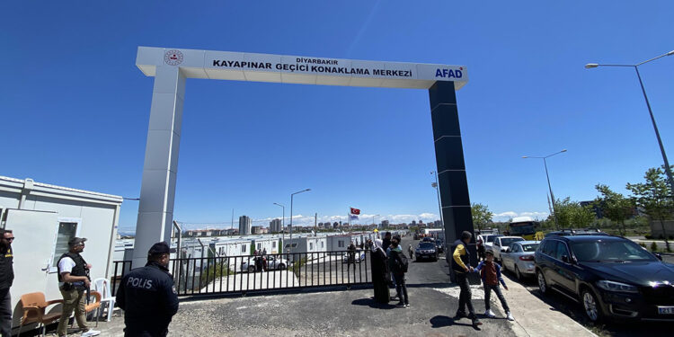 Konteyner kentte nohutlu pilav yiyen 52 kişi hastanelik oldu