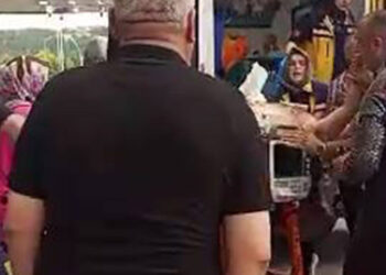 Kooperatif bekçisi, ağaçtan erik toplayan kişiyi vurdu