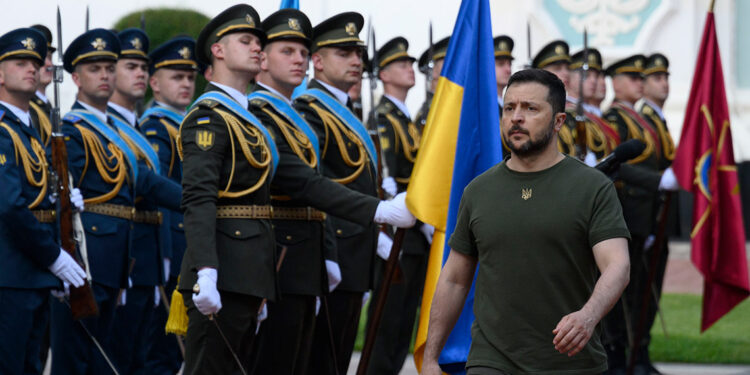 Kötülük yolunu seçen herkes kendini yok eder