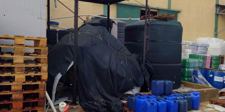 Lüleburgaz'da fabrikanın nitrik asit tankı patladı: 3 yaralı