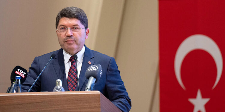 Makul sürede yargılanma hakkı ihlal edilmemeli