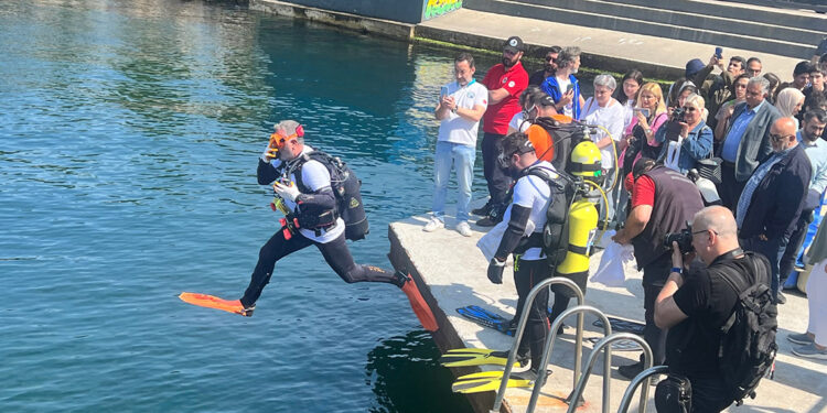 Marmara Denizi Günü'nde deniz temizliği