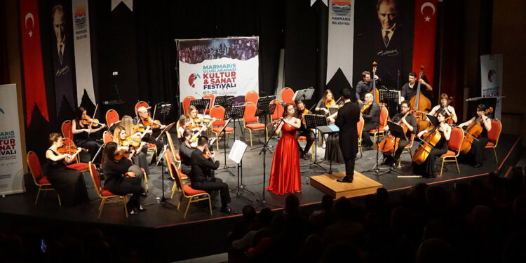 Marmaris Uluslararası Kültür ve Sanat Festivali başladı