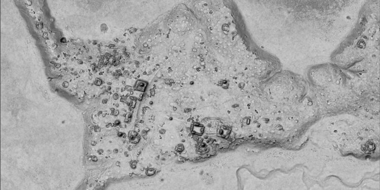 Maya uygarlığına ait antik şehir kalıntıları bulundu