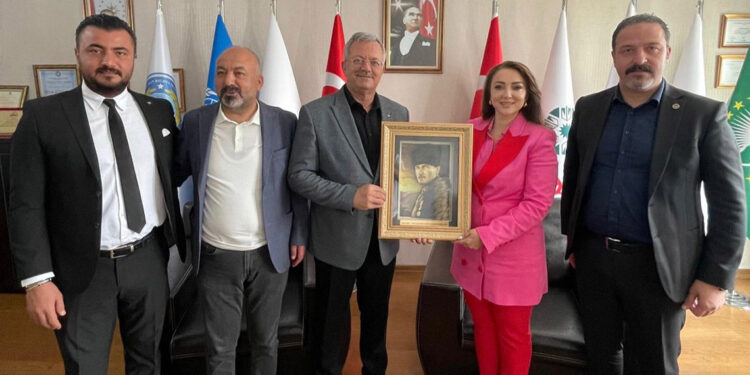 Mersin Sanayi Odası Başkanı'ndan ULUSKON'a ziyaret