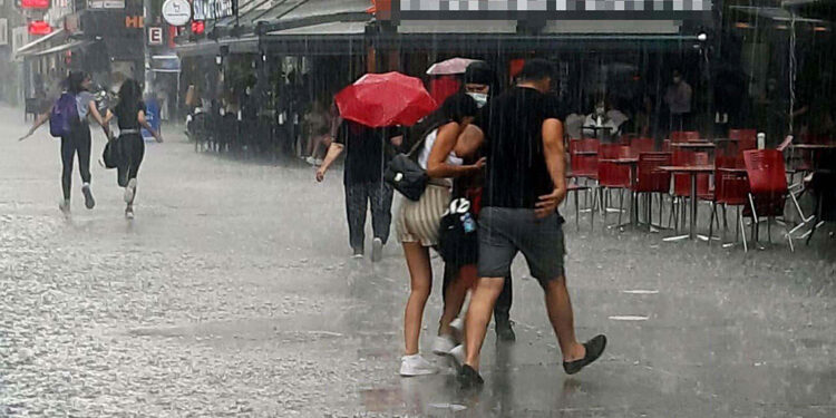 Meteoroloji'den İzmir'e sağanak uyarısı