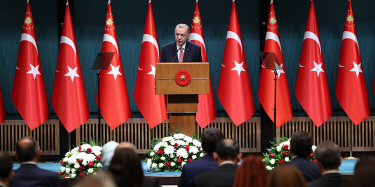 Milletimiz eski sisteme dönüşü reddetmiştir