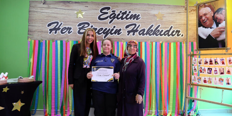 Nefes Engelliler Sosyal Tesisi üyeleri başarı belgelerini aldı