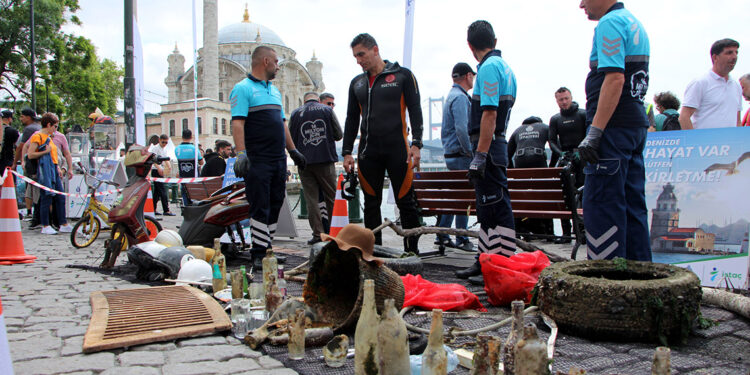 Ortaköy Sahili'nde deniz temizliği yapıldı