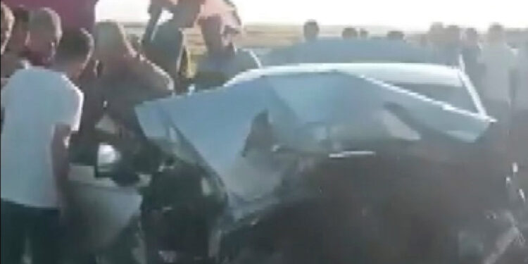 Otomobille traktör çarpıştı: 5 yaralı