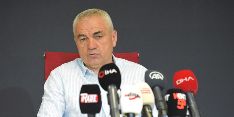 Rıza Çalımbay Sivasspor'dan ayrılıyor