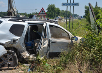 Sakarya'da ciple otomobil çarpıştı: 10 yaralı