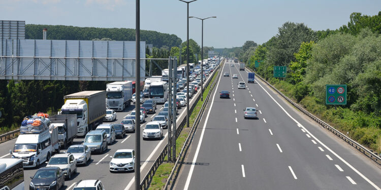 Sakarya'da otoyolda ulaşım durma noktasına geldi