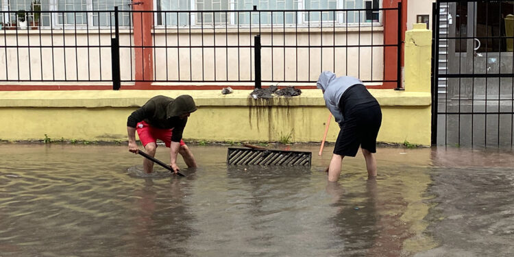 Samsun'da sağanak; Ladik'te eğitime ara verildi