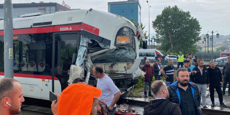 Samsun'da tramvay kazası; çok sayıda yaralı var