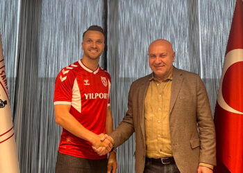 Samsunspor Okan Kocuk'u kadrosuna kattı