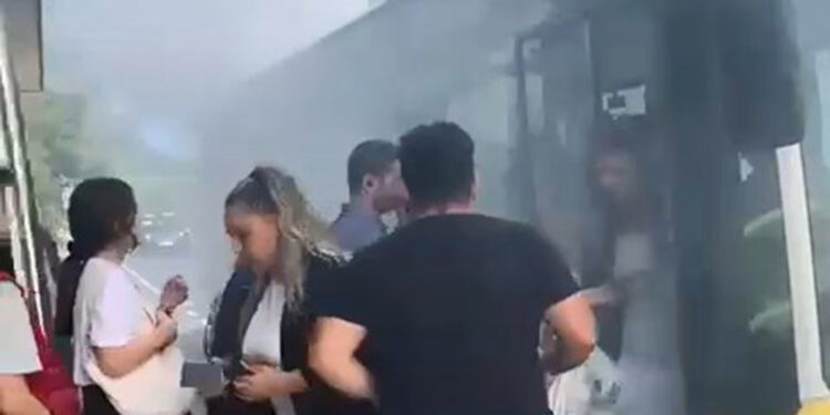 Sarıyer'de İETT otobüsünde yangın