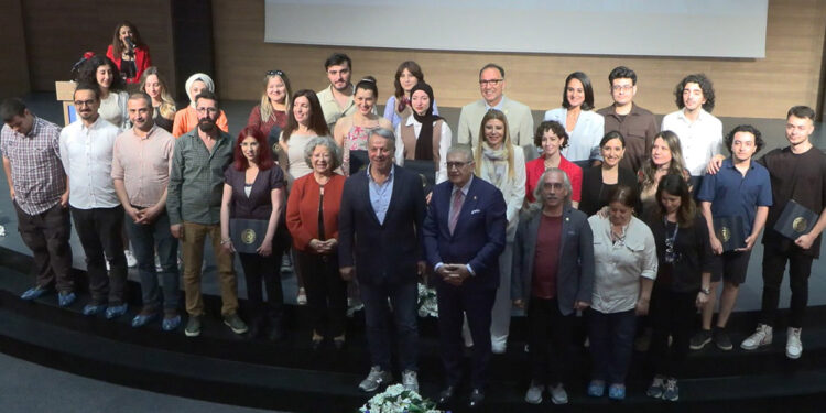 Sinema ve Film Akademisi öğrencileri sertifikalarını aldı