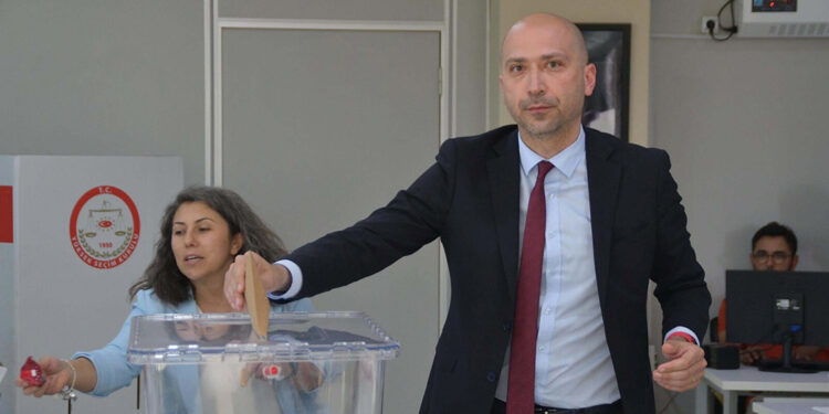 Söke Belediye Başkanı Mustafa İberya Arıkan oldu