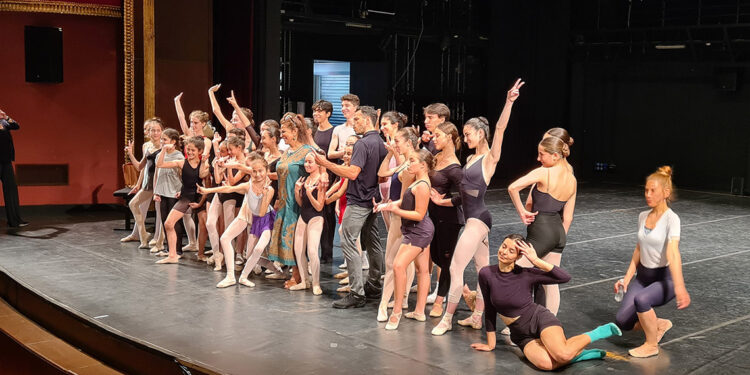 Süreyya Operası'nda 'Tüm gün süren dans' 