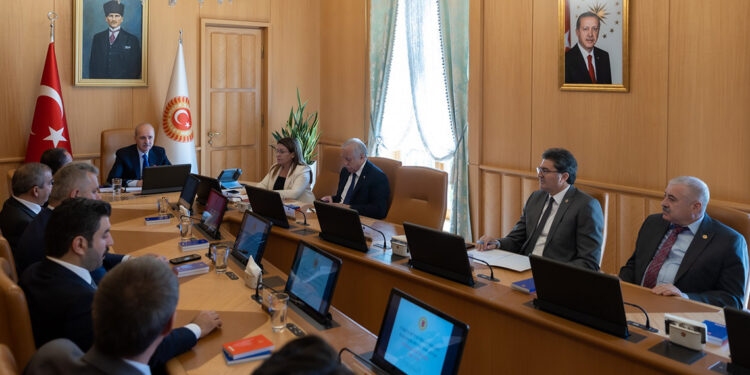 TBMM Başkanlık Divanı, ilk toplantısını gerçekleştirdi