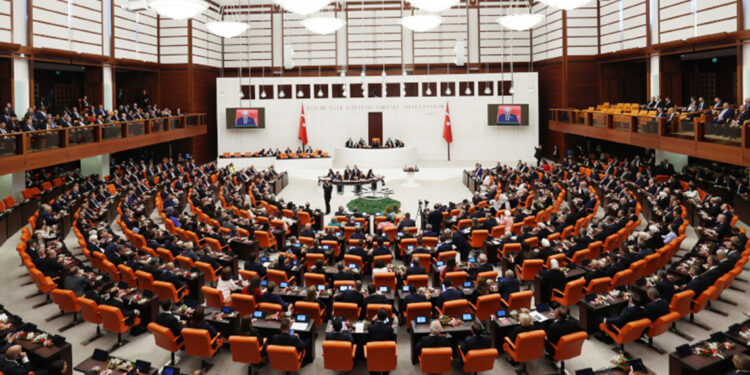 TBMM Başkanlık Divanı üyeleri belirlendi