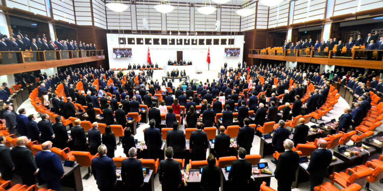 TBMM'de 28'inci dönem başladı