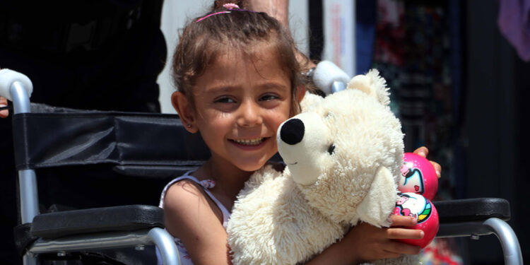 Tekerlekli sandalyesi çalınan Merve'yi sevindiren hediye