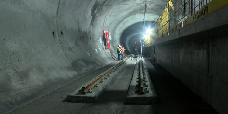 Ümraniye-Göztepe Metro Hattı'nda ilk ray kaynatıldı
