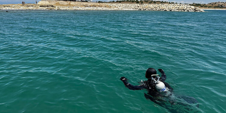 Van Gölü'nde akıntıya kapılan 2 arkadaş boğuldu