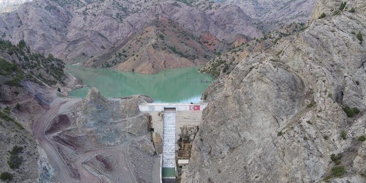 Yağışlar, Doğu'daki barajları soldurdu