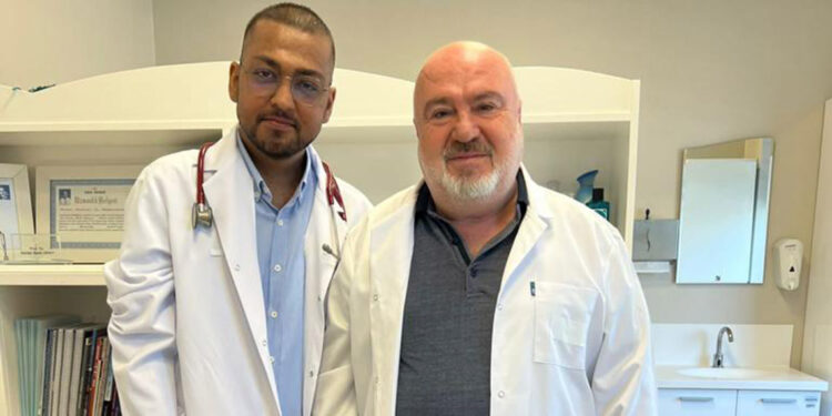 Yattığı hastaneden tıp öğrencisi olarak taburcu oldu