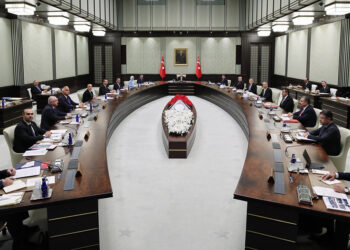 Yeni dönemin ikinci kabine toplantısı başladı
