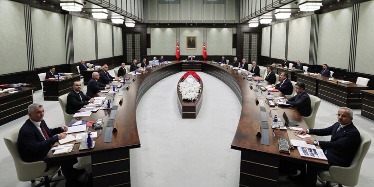 Yeni dönemin ikinci kabine toplantısı başladı
