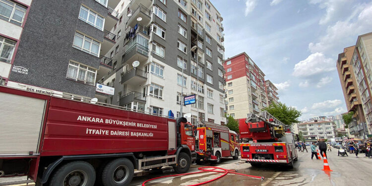 Yenimahalle'de apartmanda yangın; 1 kişi öldü