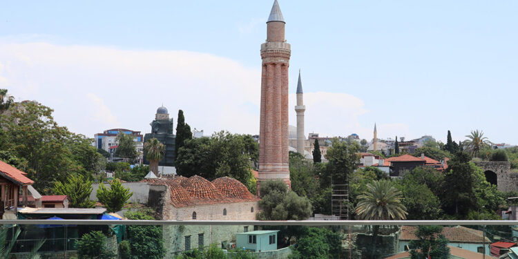 Yivli Minare'nin depremde yıkılma tehlikesi